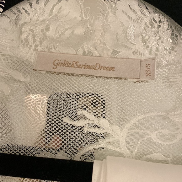 Girl & a Serious Dream - SWAN QUEEN LACE ROBE - BRIDAL LONG DRESSING GOWN - Picture 2 of 6